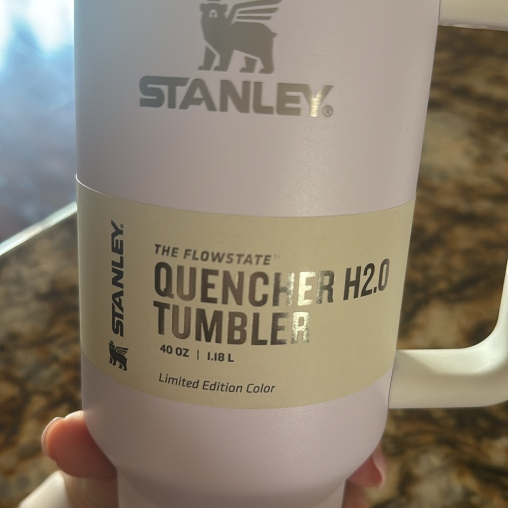Stanley Quencher 2.0 Tumbler in Light Purple - Picture 3 of 3